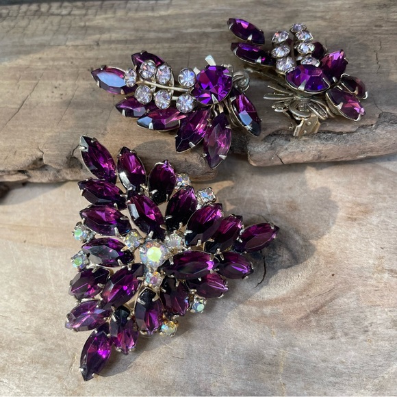 JULIANA D&E Vintage Rhinestone Demi Parure Brooch & Earring Set Amethyst - Picture 9 of 13